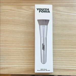NIB Youth Foria Foundation Brush 303 Oval